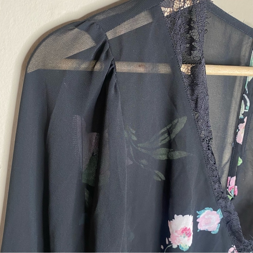 Socialite Women’s Sheer Floral Balloon Sleeve Bodysuit Size Medium - Picture 6 of 16
